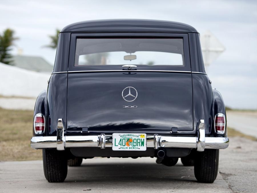  Mercedes-Benz 300C Station Wagon by Binz 1956 года  (фото 4 из 9)